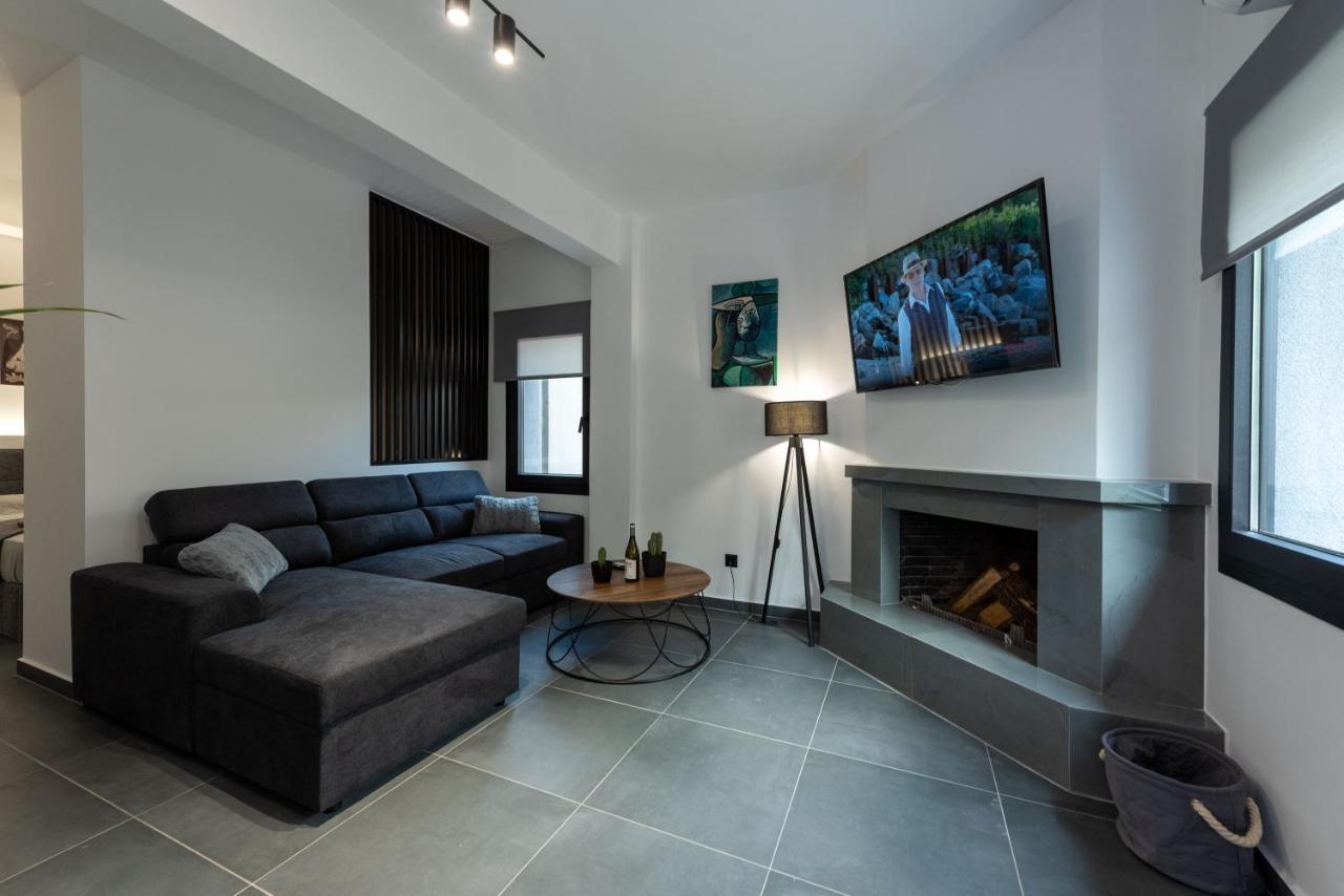 Frourio Lodge Α2 Lárisa Eksteriør bilde