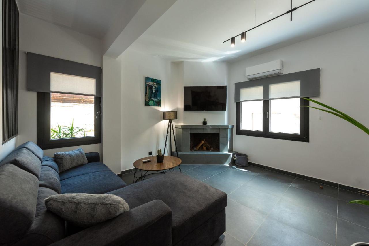 Frourio Lodge Α2 Lárisa Eksteriør bilde